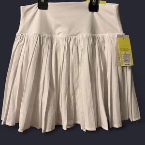 All in Motion Women Pleaded White Skort. NWT